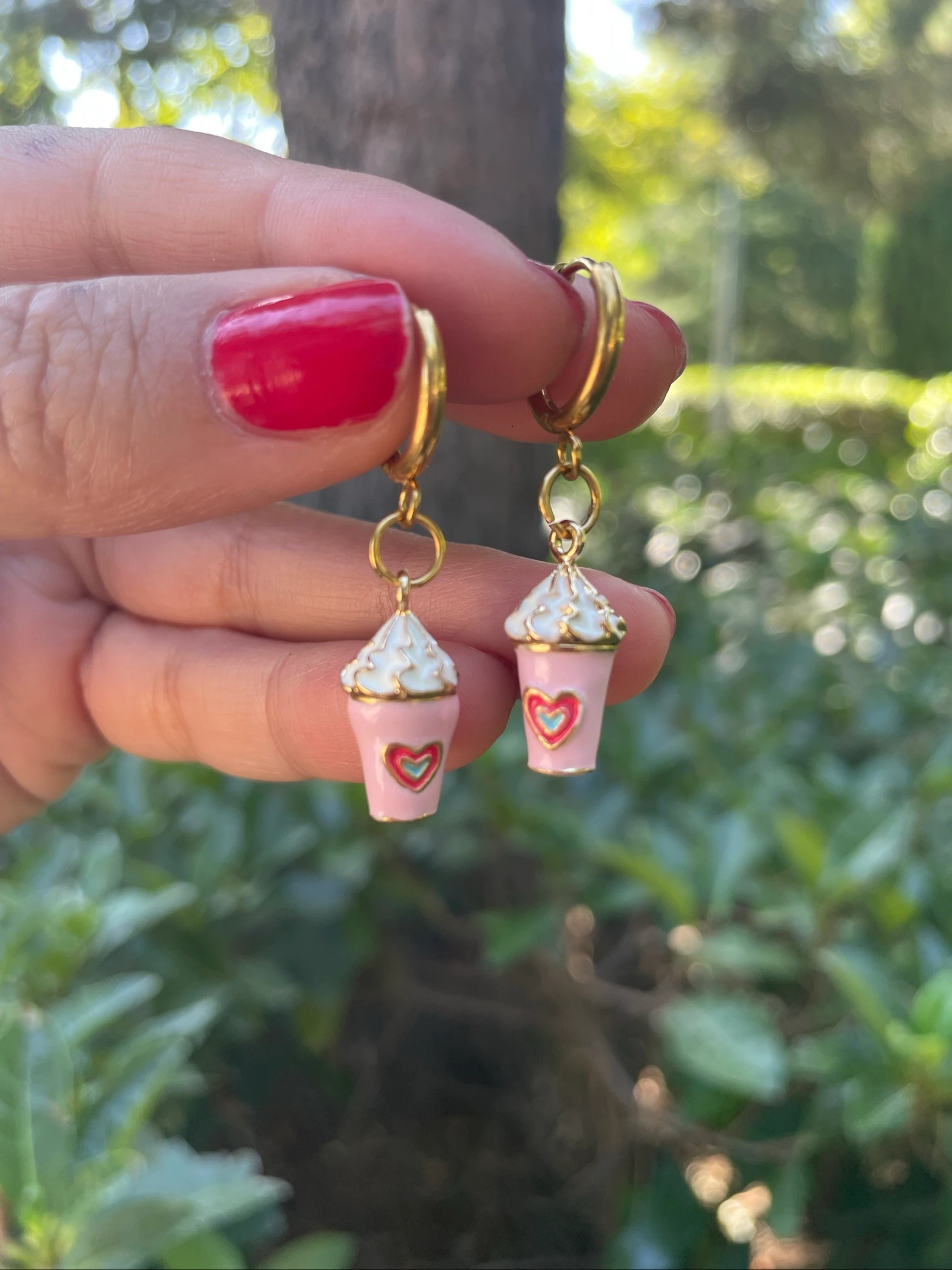 Handgemaakte roestvrijstalen roze koffiemok hoepeloorbellen Kawaii – photo 2